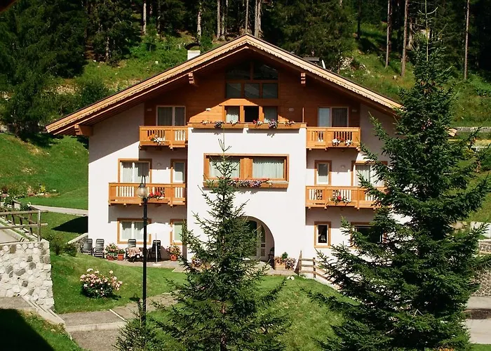 Garni Civetta Отель